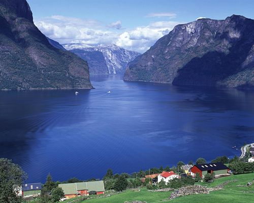 描述: 挪威山区河流-欧洲旅游摄影壁纸 当前壁纸尺寸: 1280 x 1024